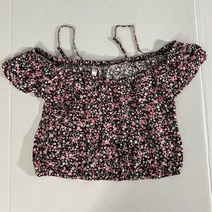 🌸 No Boundaries Floral Off-Shoulder Crop Top 🌸